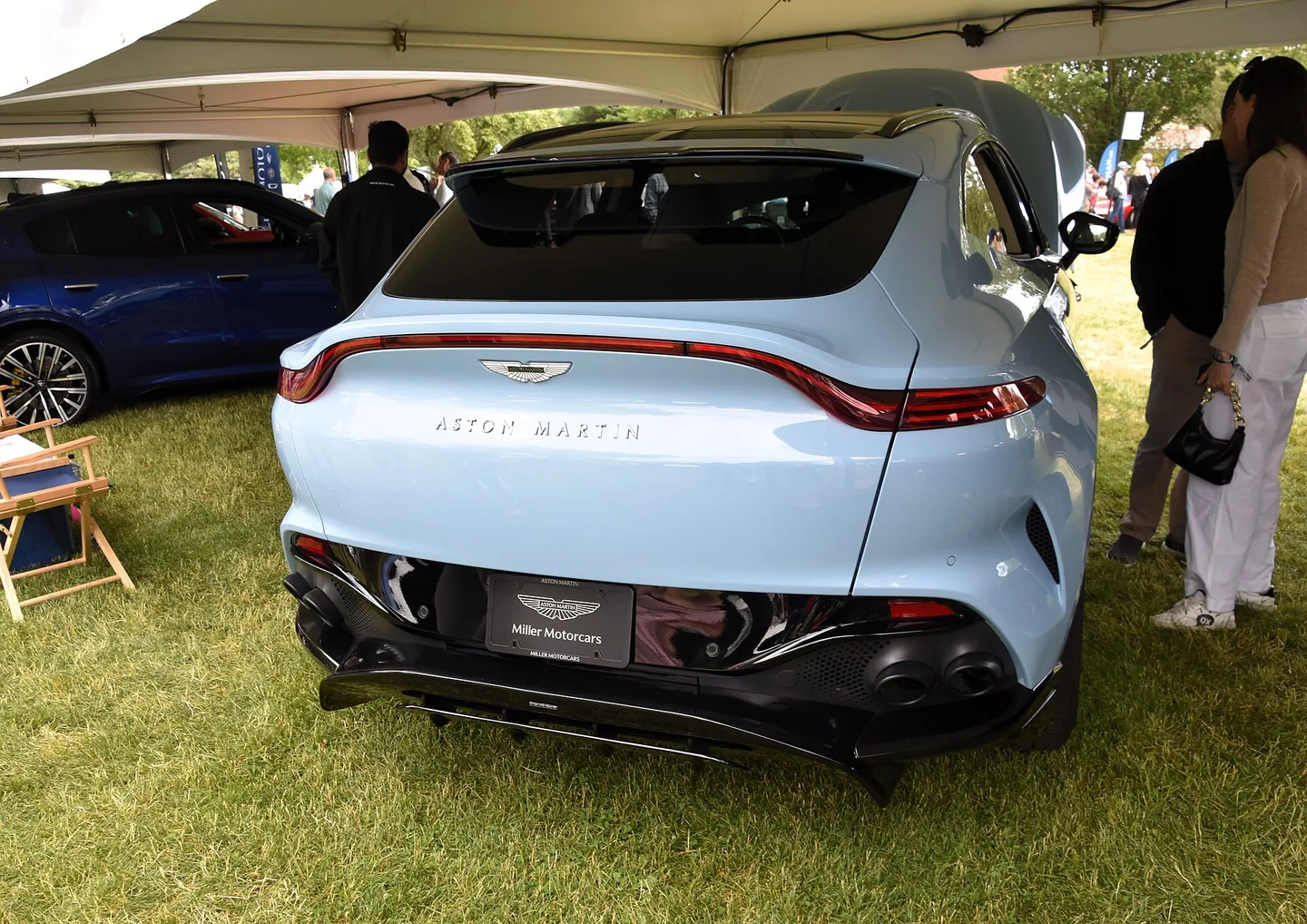 Aston Martin DBX707