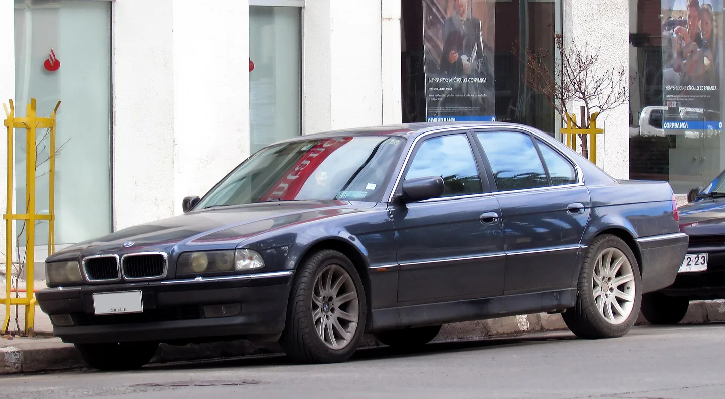 BMW 740i