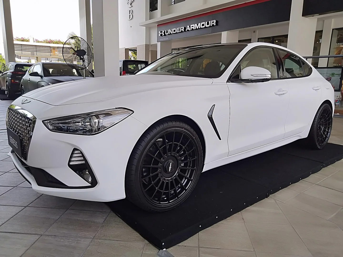 Genesis G70