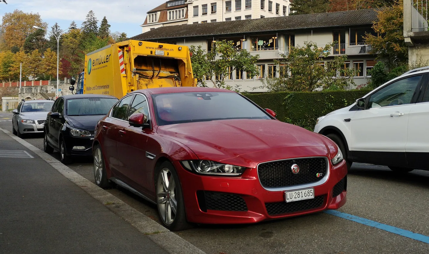 Jaguar XE