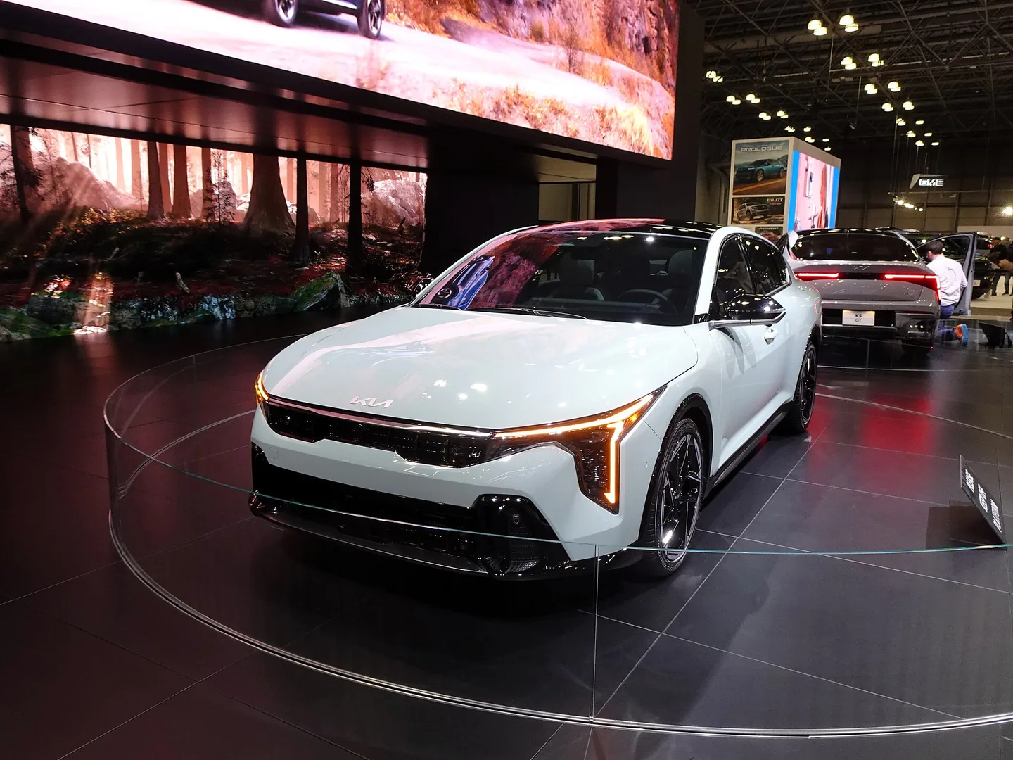Kia K4